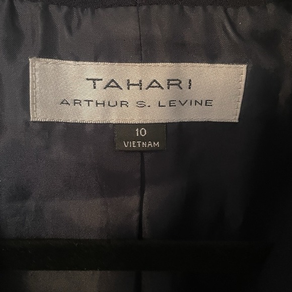 Tahari Arthur S Levine Womens Blazer Size 10 Navy 2 Button Lined Career Workwear - Picture 2 of 8